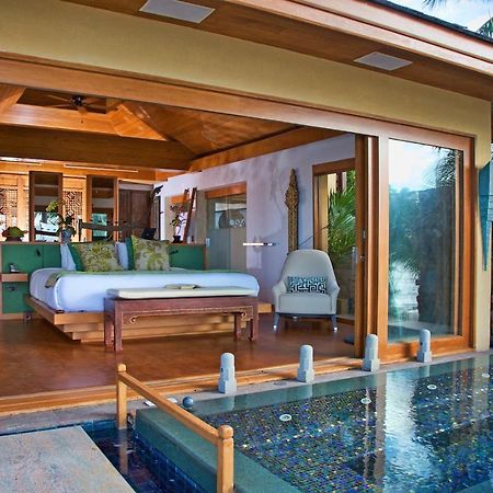 Upni Duniya - Luxury, Beachfront 9-Suites Villa Bang Rak Beach  Kamer foto