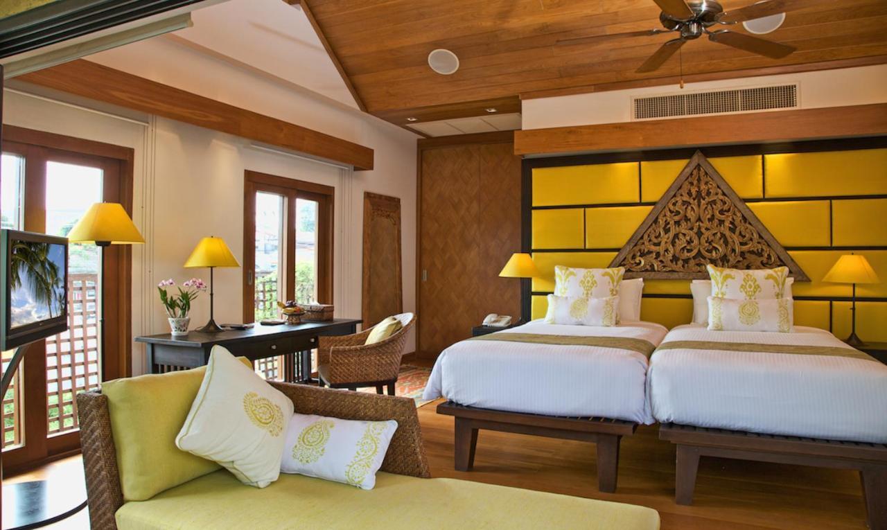 Upni Duniya - Luxury, Beachfront 9-Suites Villa Bang Rak Beach  Kamer foto