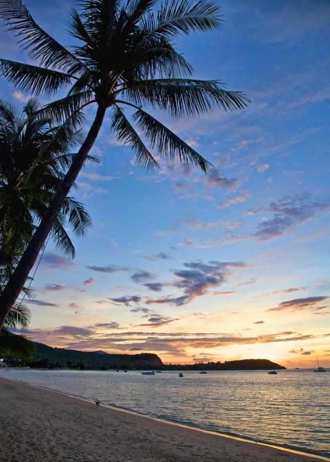 Upni Duniya - Luxury, Beachfront 9-Suites Villa Bang Rak Beach  Buitenkant foto