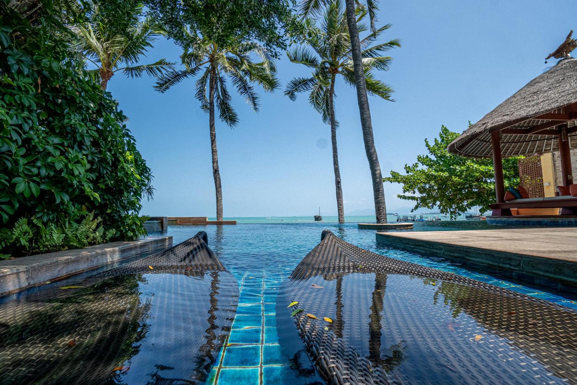 Upni Duniya - Luxury, Beachfront 9-Suites Villa Bang Rak Beach  Buitenkant foto